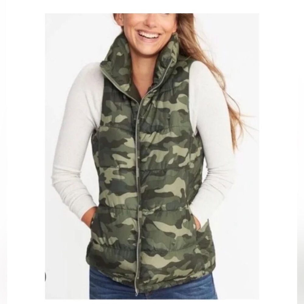 Old Navy Women's Green Camouflage Vest